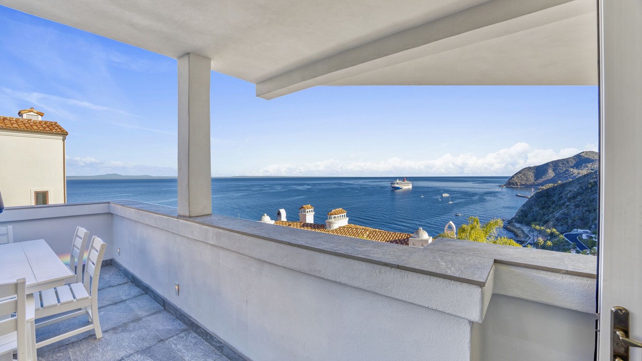 Photo of Patio Balcony in Avalon