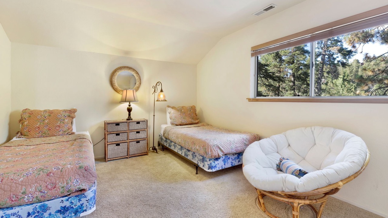 Photo of Bedroom in Upper Moonridge