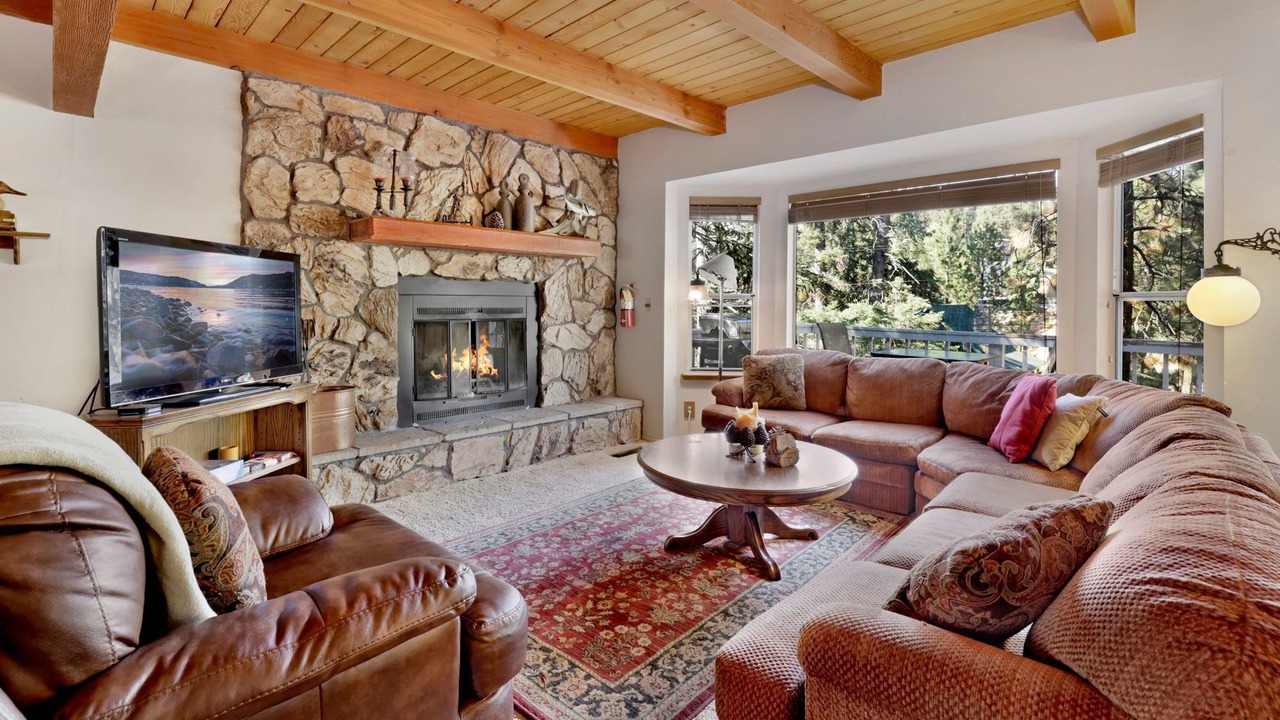 Photo of Livingroom in Upper Moonridge