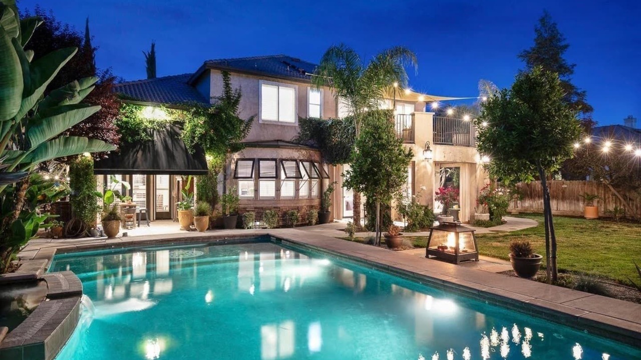 Photo of Outdoor in Raisin