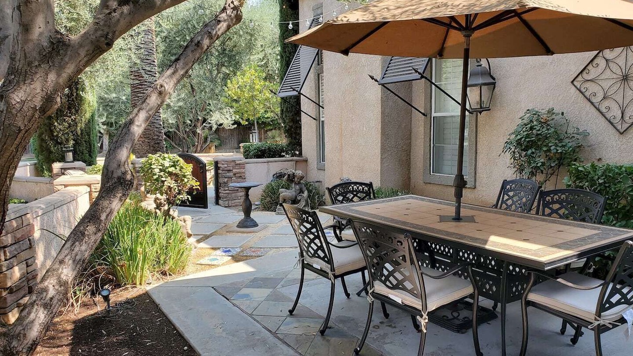 Photo of Outdoor in Raisin