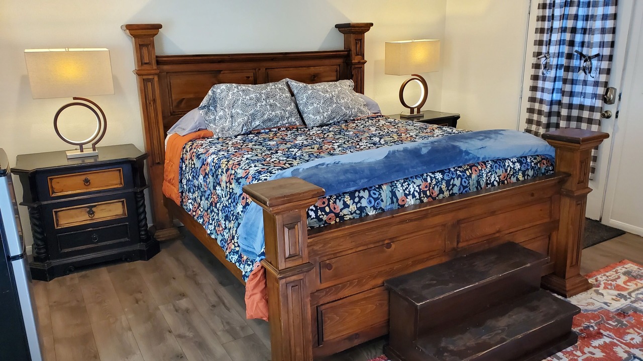 Photo of Bedroom in Twin Peaks