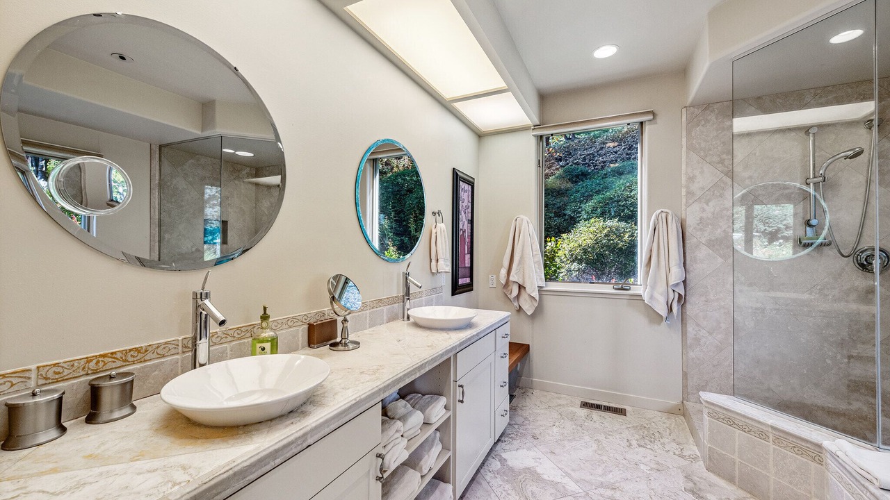 Photo of Bathroom in St. Helena