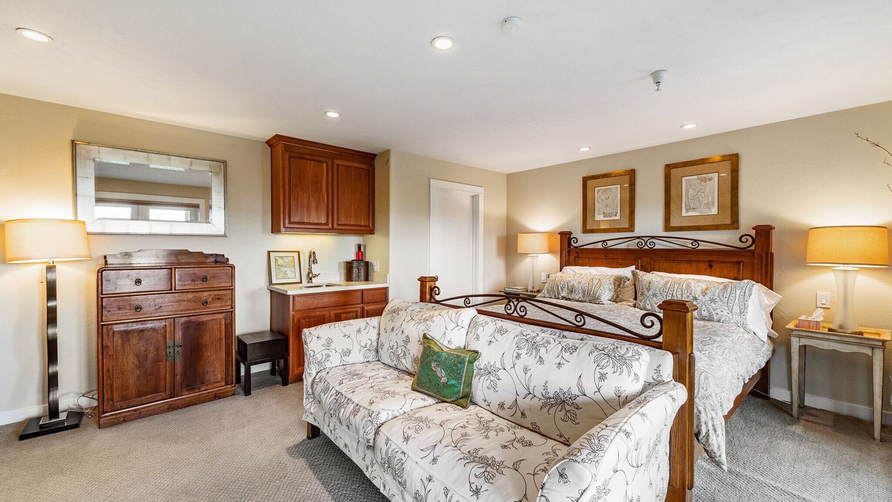 Photo of Bedroom in St. Helena