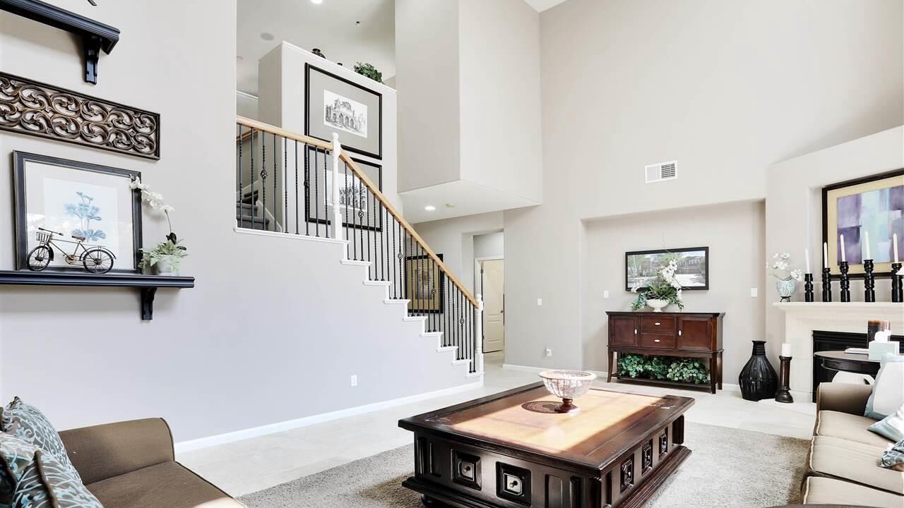 Photo of Livingroom in Tracy