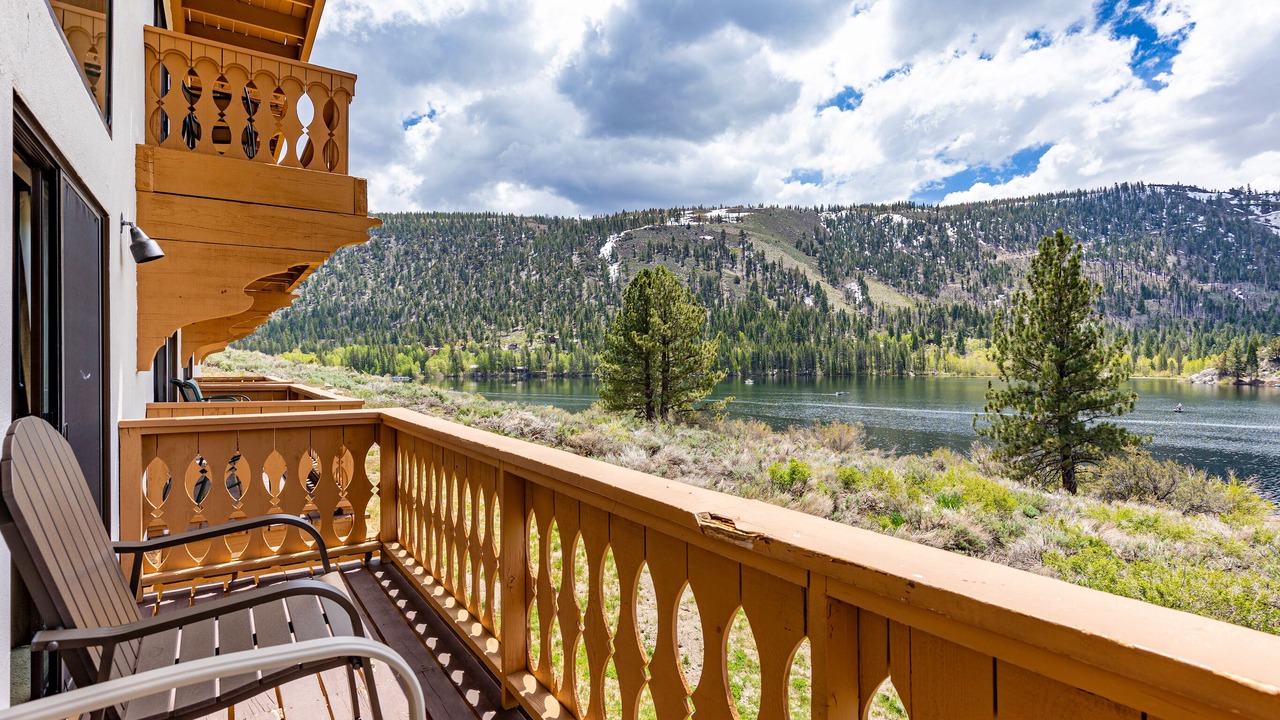 Photo of Patio Balcony in June Lake