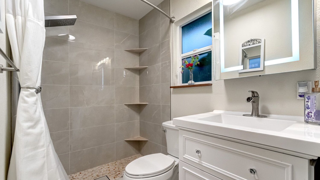 Photo of Bathroom in Vista
