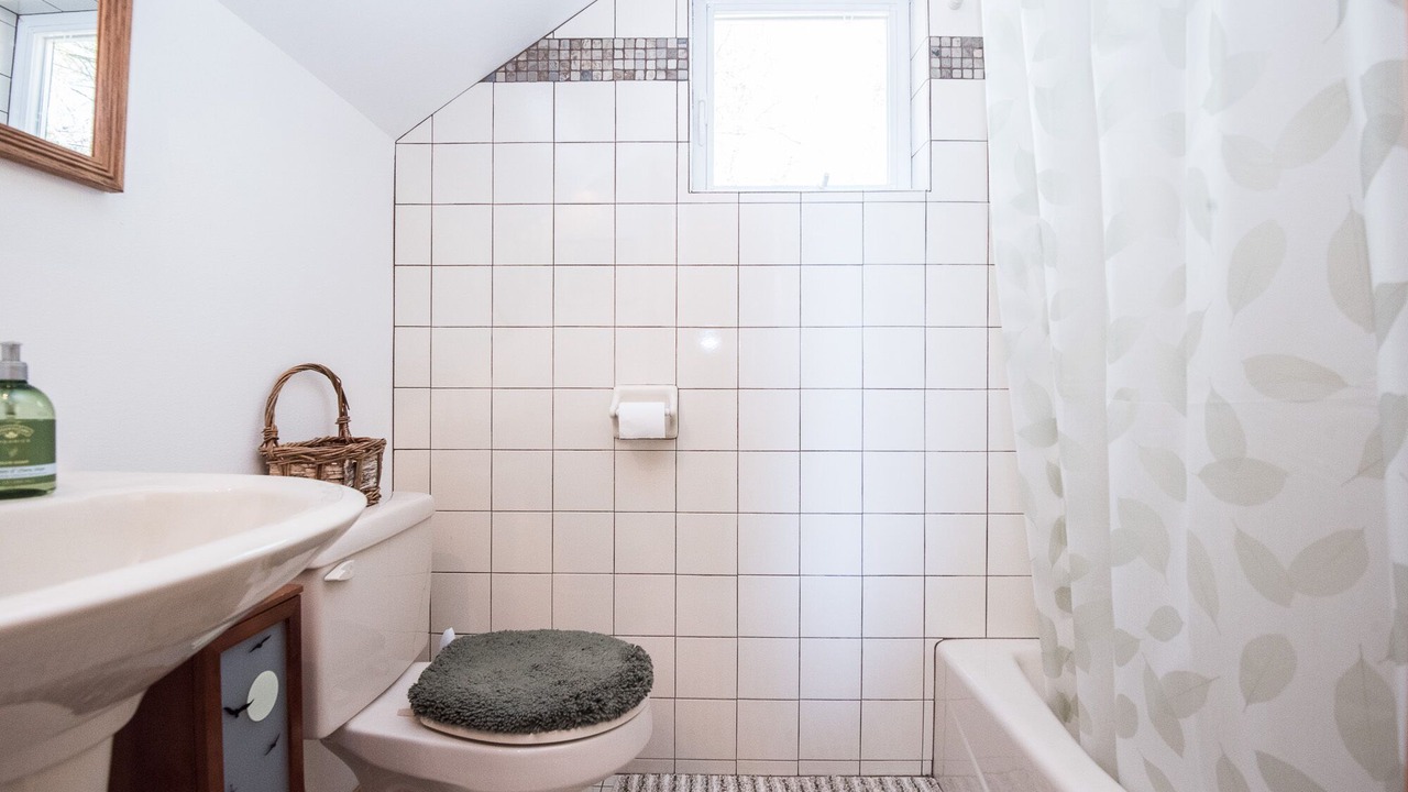 Photo of Bathroom in North Wawona