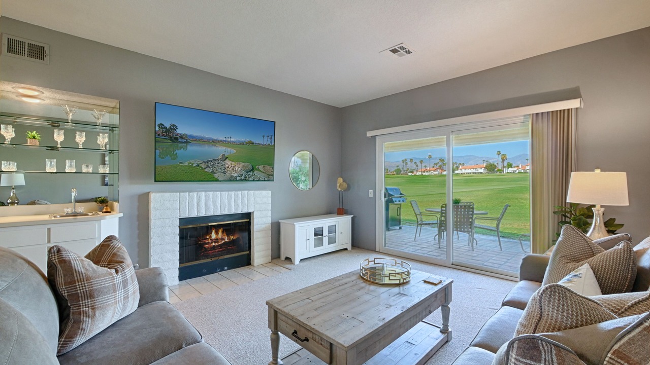 Photo of Livingroom in Palm Desert