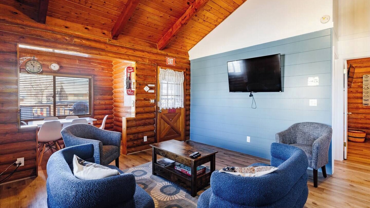 Photo of Livingroom in Hurricane