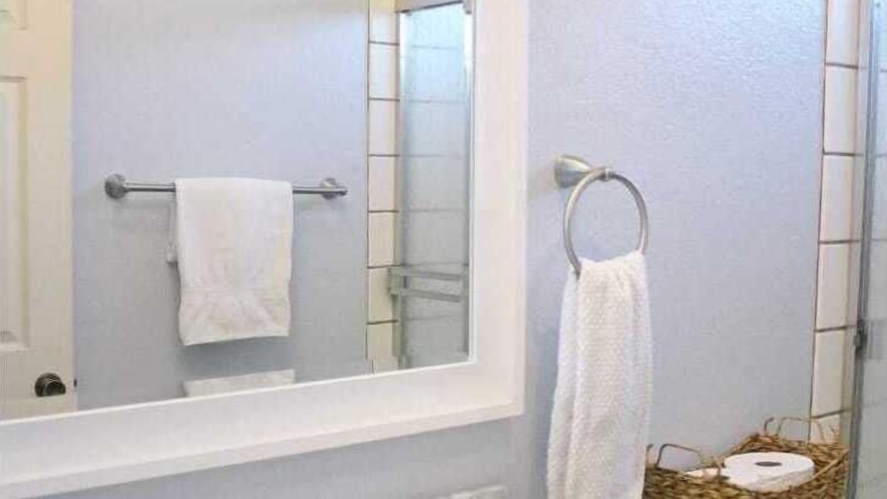 Photo of Bathroom in Baywood Park