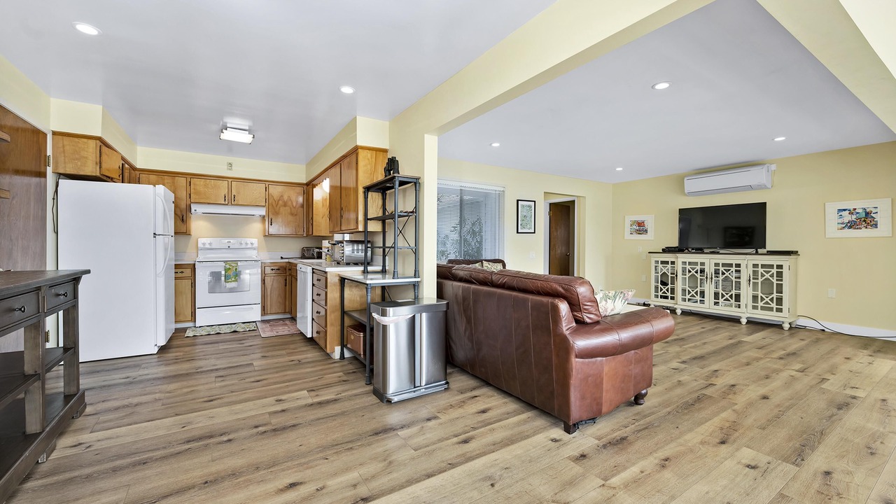 Photo of Livingroom in Wilbur Springs