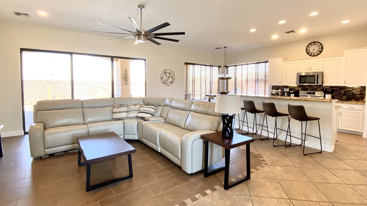 Photo of Livingroom in Desert Hills