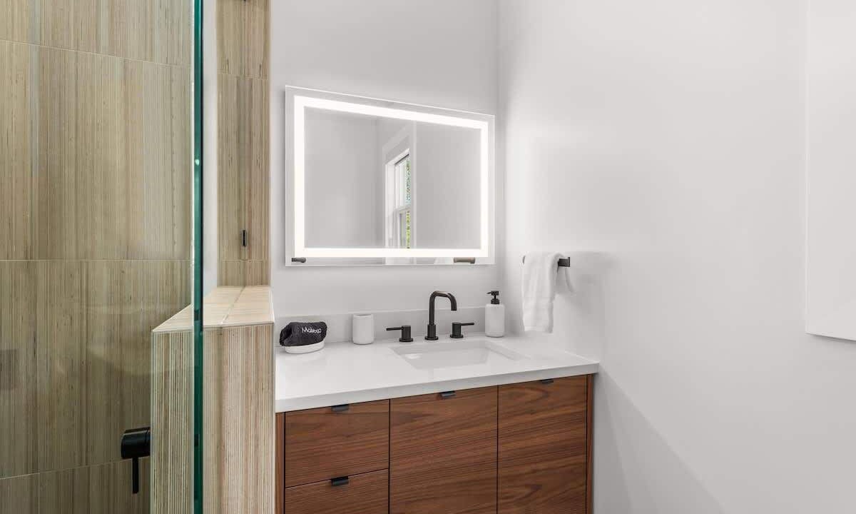 Photo of Bathroom in Geyserville