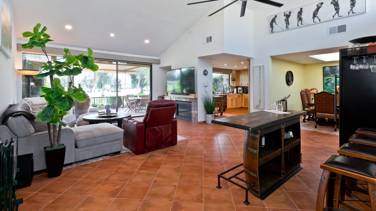 Photo of Livingroom in Palm Desert