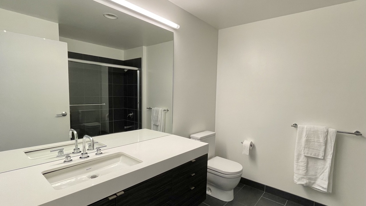 Photo of Bathroom in Lower Pacific Heights