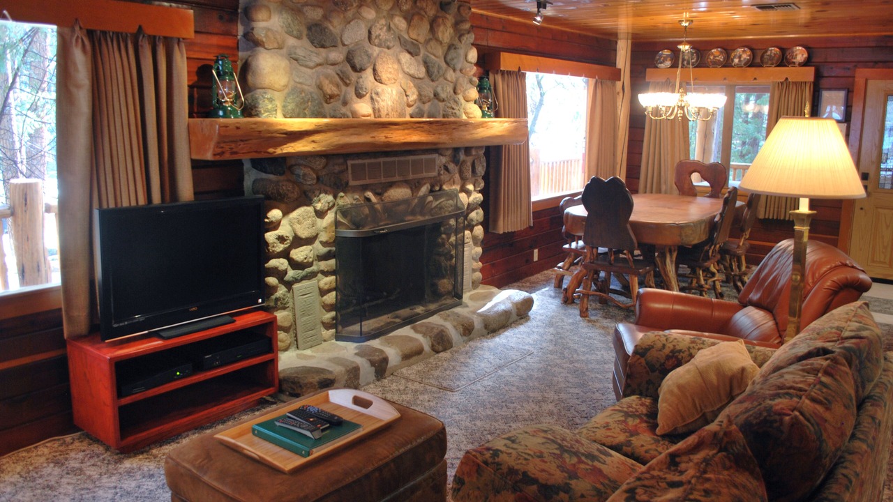 Photo of Livingroom in North Wawona