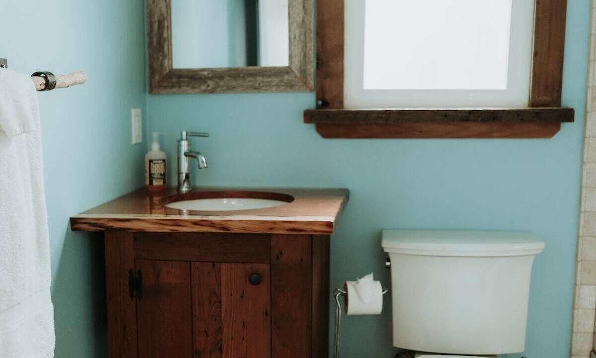 Photo of Bathroom in Baywood Park