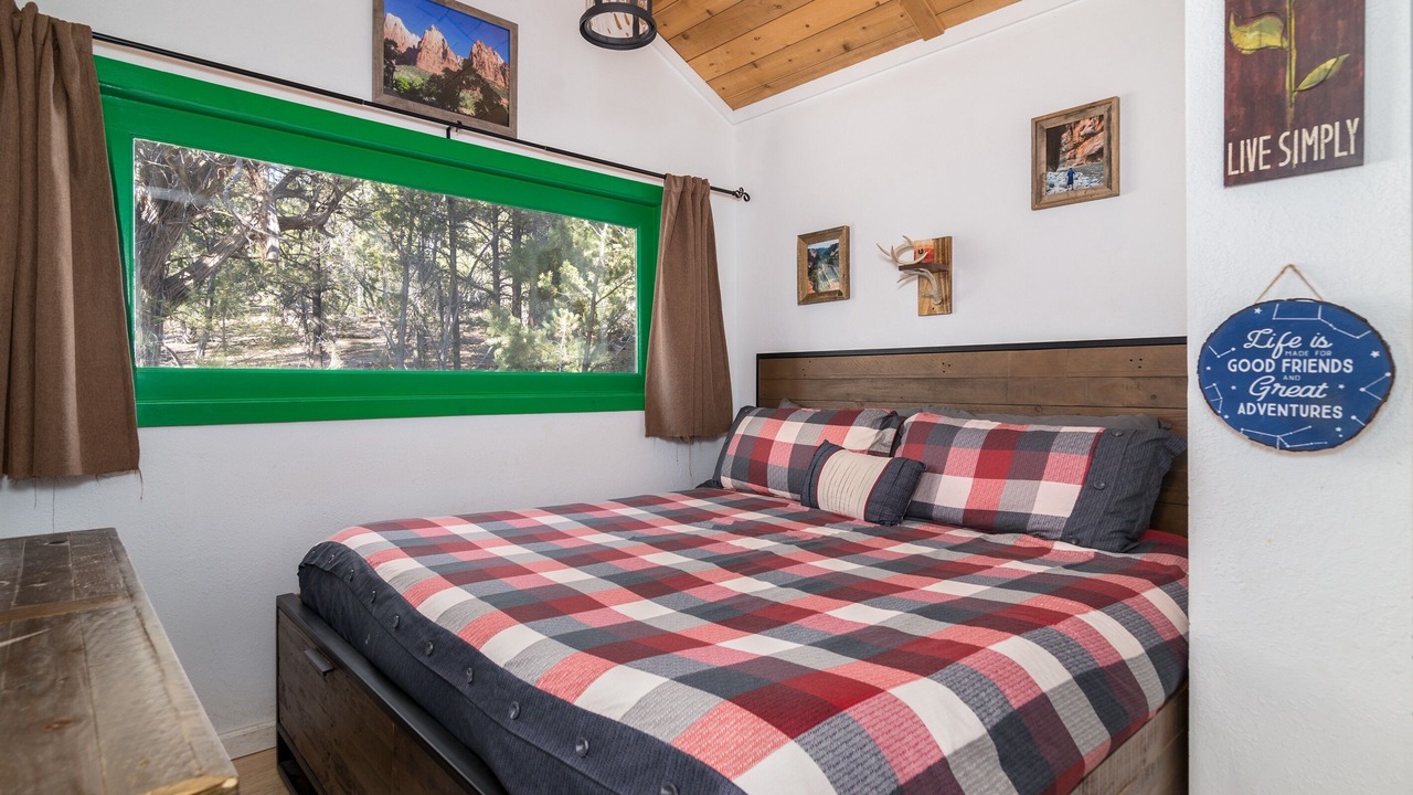 Photo of Bedroom in Orderville