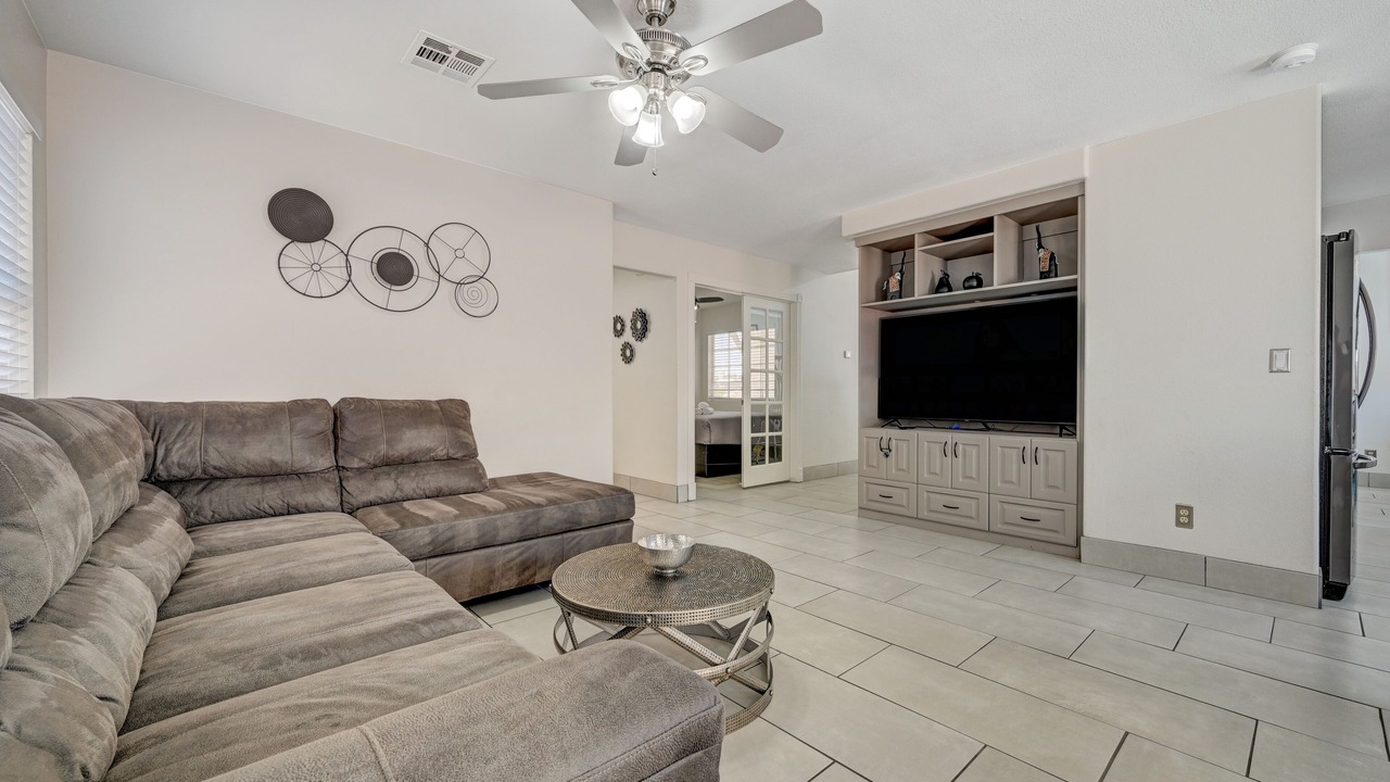 Photo of Livingroom in Silverado Ranch