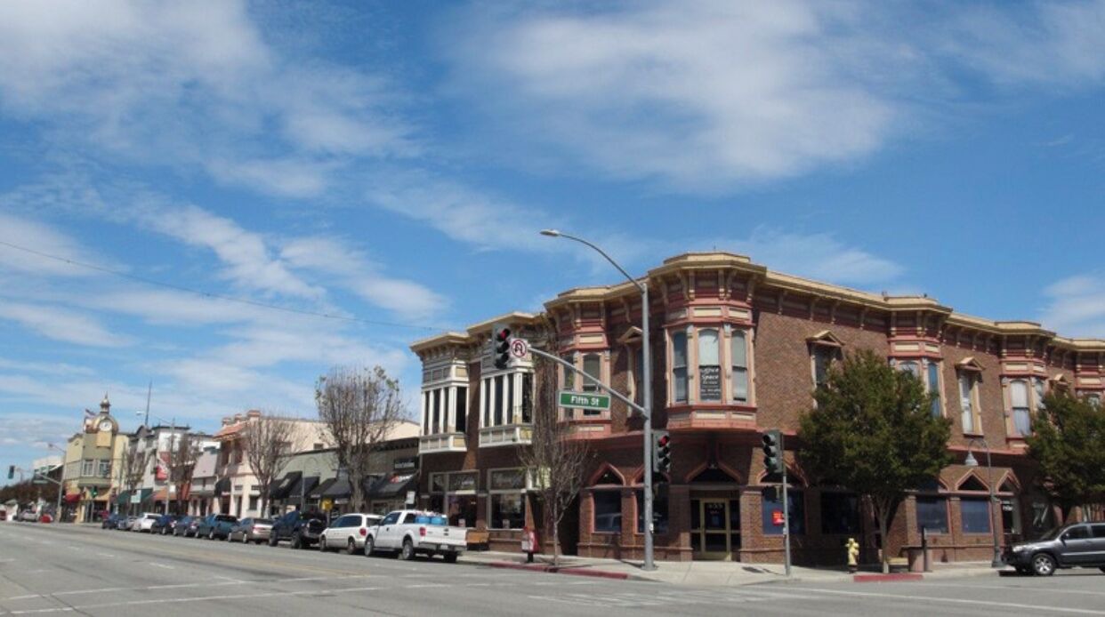 Photo of Others in Hollister