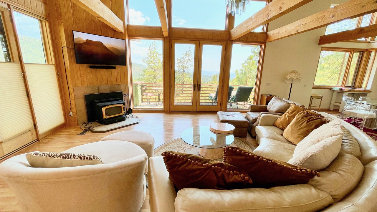 Photo of Livingroom in Fern Valley