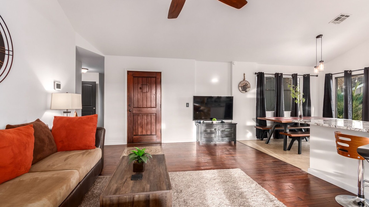 Photo of Livingroom in Ahwatukee Foothills