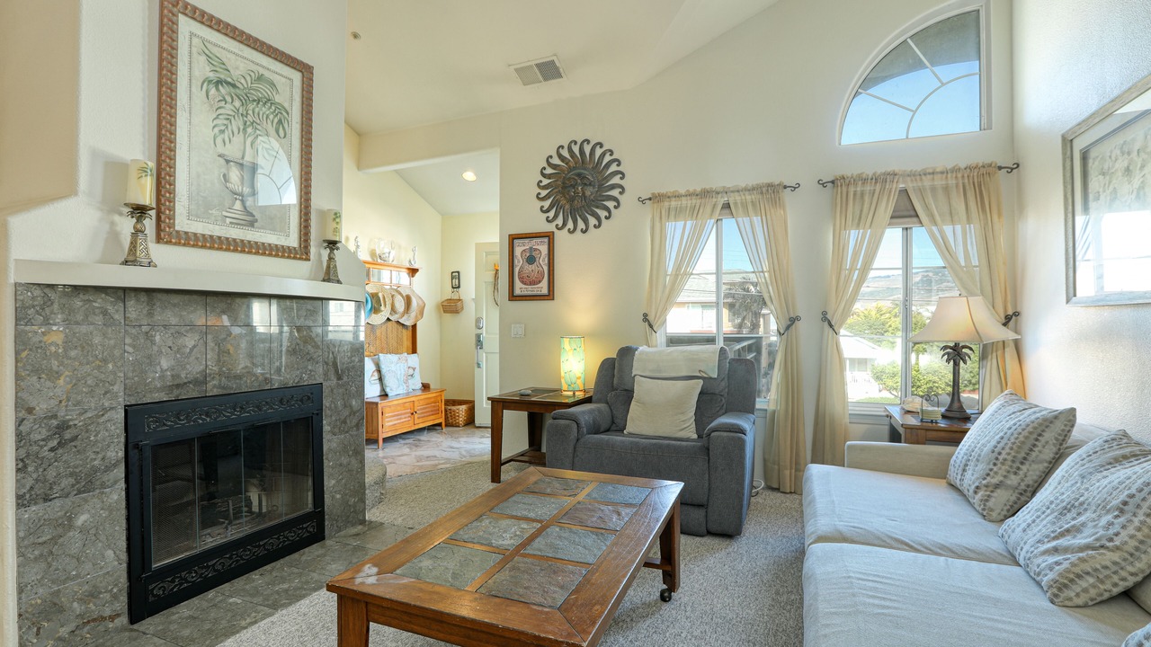 Photo of Livingroom in Downtown