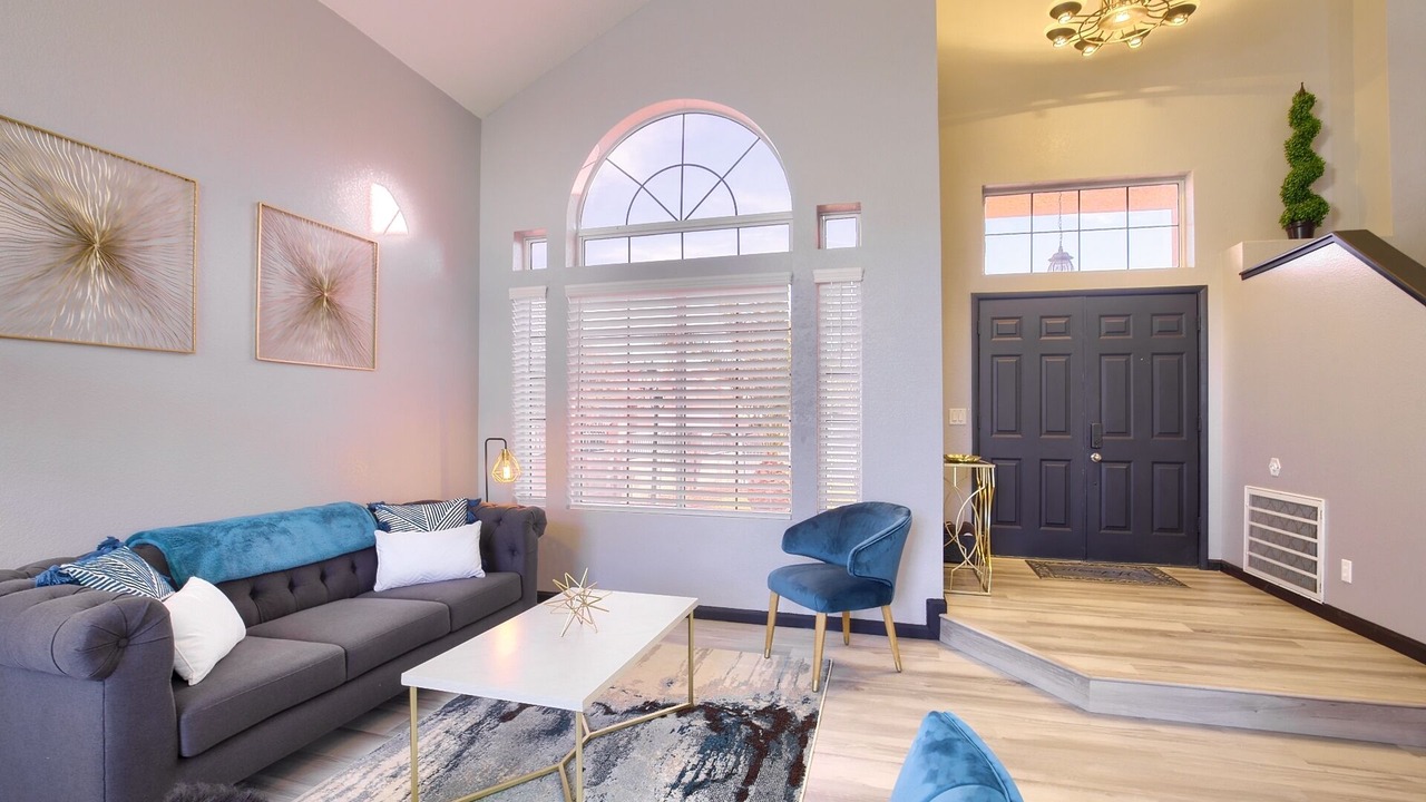 Photo of Livingroom in Green Valley