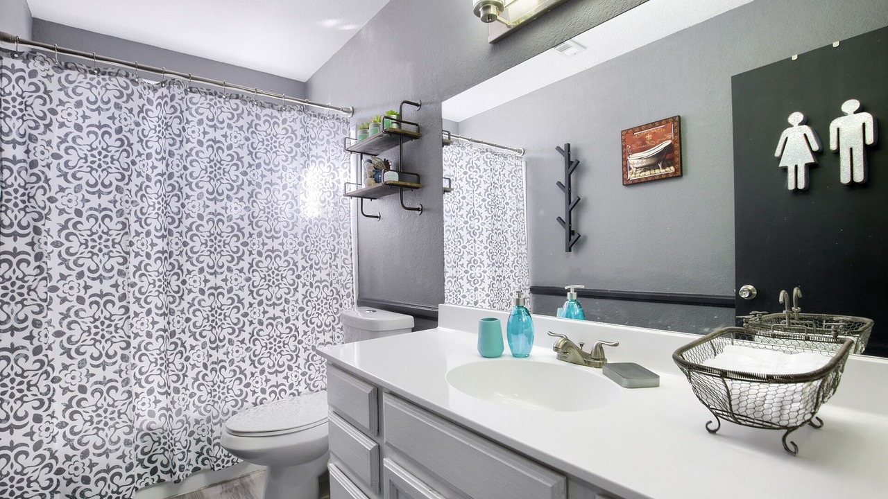 Photo of Bathroom in Green Valley