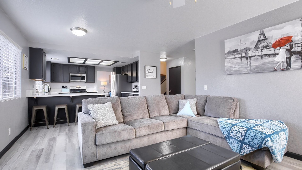 Photo of Livingroom in Green Valley