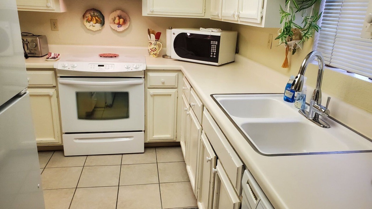 Photo of Kitchen in Lake Biltmore Estates