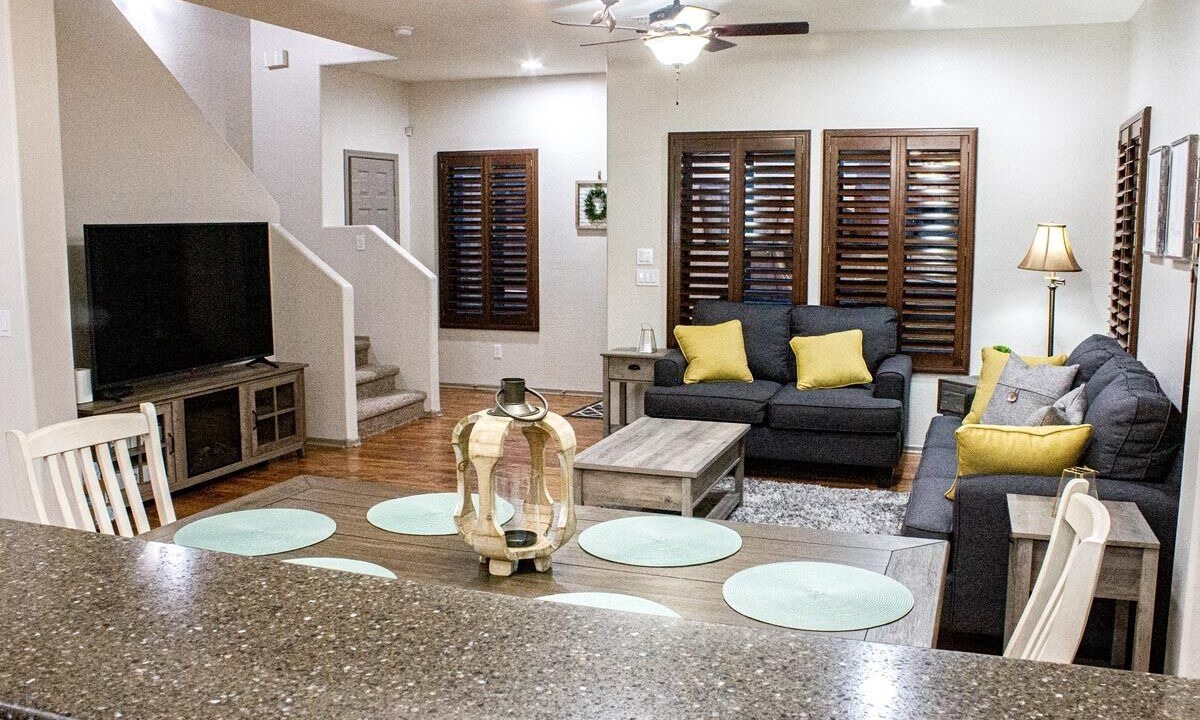 Photo of Livingroom in East Mesa
