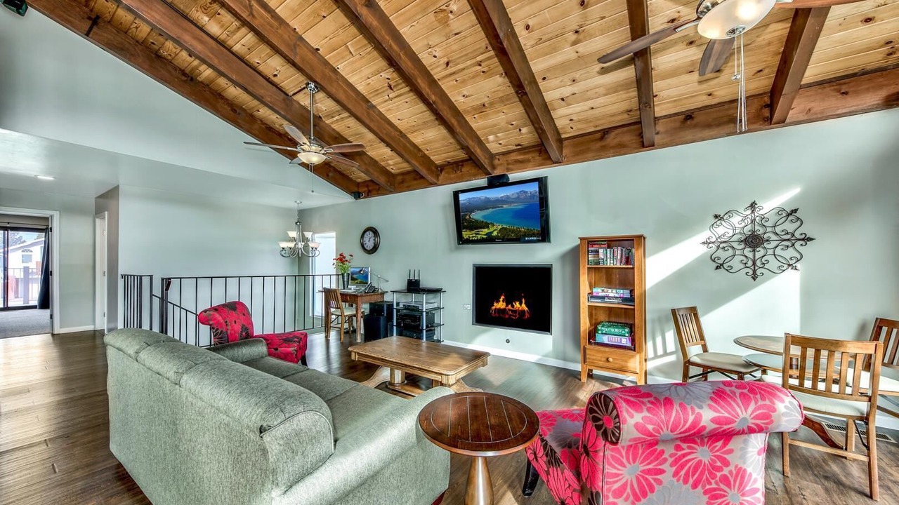 Photo of Livingroom in Tahoe Keys