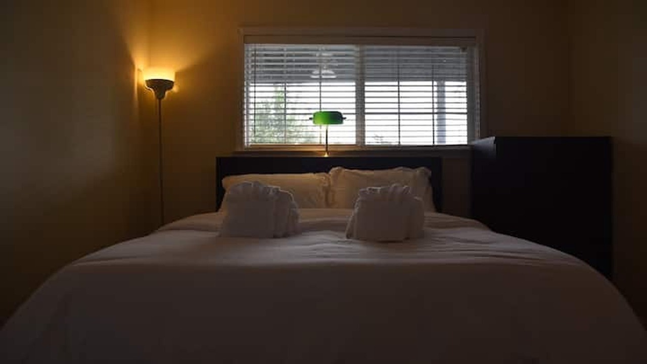 Photo of Bedroom in Lake Area