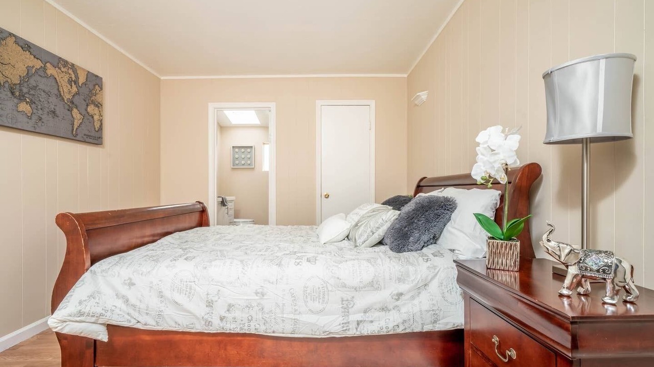 Photo of Bedroom in Cameron Hills