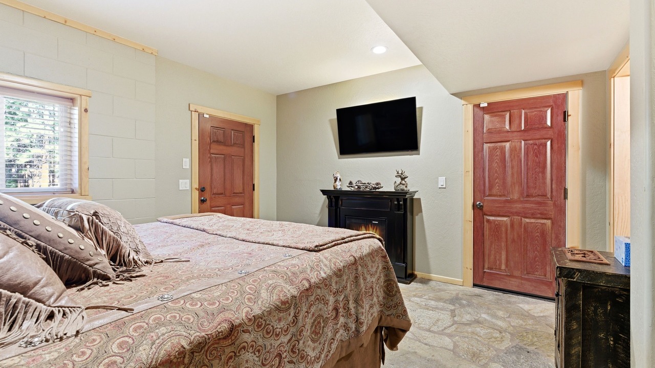 Photo of Bedroom in Shaver Lake