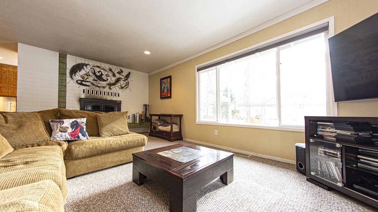 Photo of Livingroom in Skyland