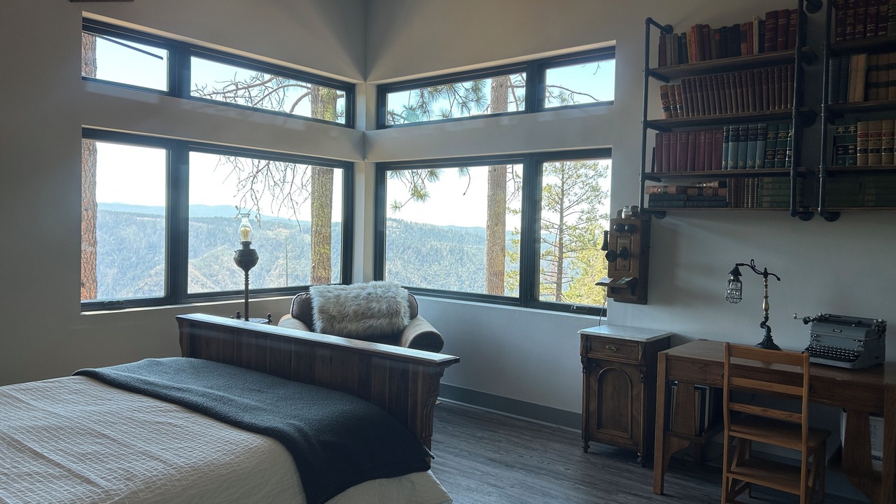 Photo of Bedroom in Foresthill