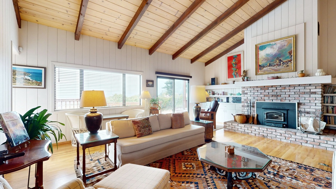 Photo of Livingroom in Eureka