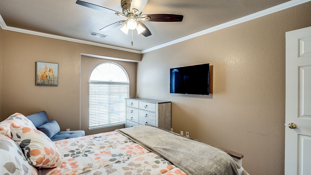 Photo of Bedroom in Black Mountain
