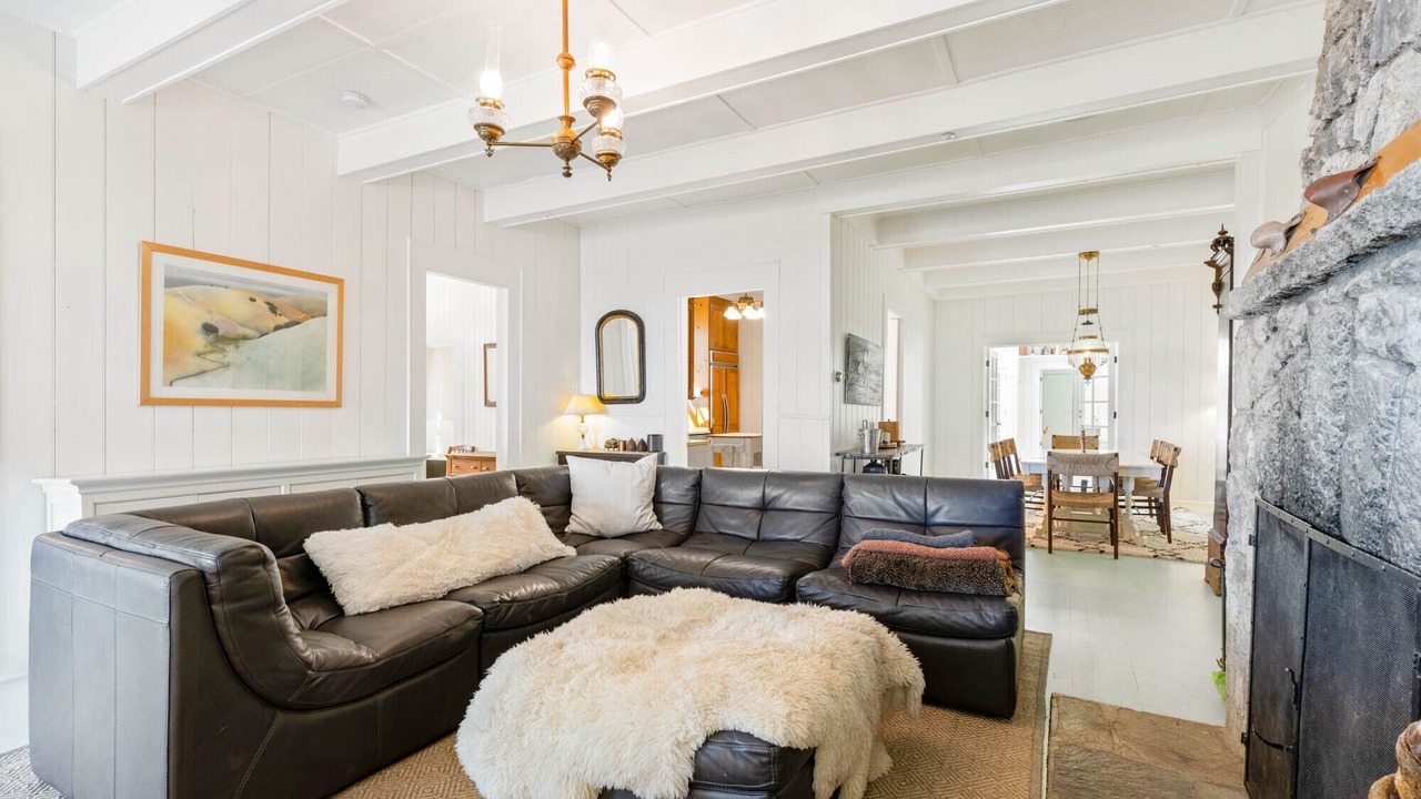 Photo of Livingroom in Homewood