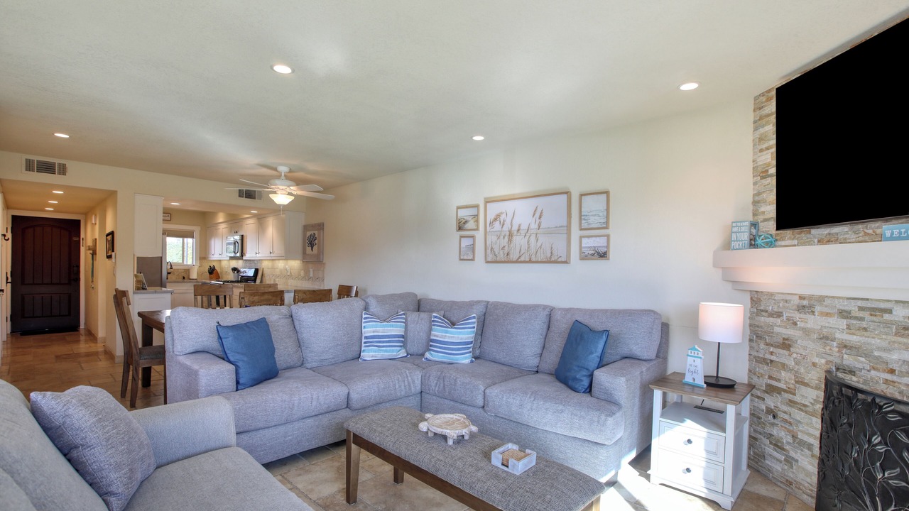 Photo of Livingroom in Downtown