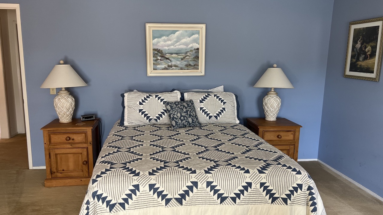 Photo of Bedroom in Oak Shores