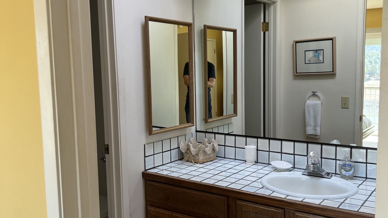 Photo of Bathroom in Oak Shores