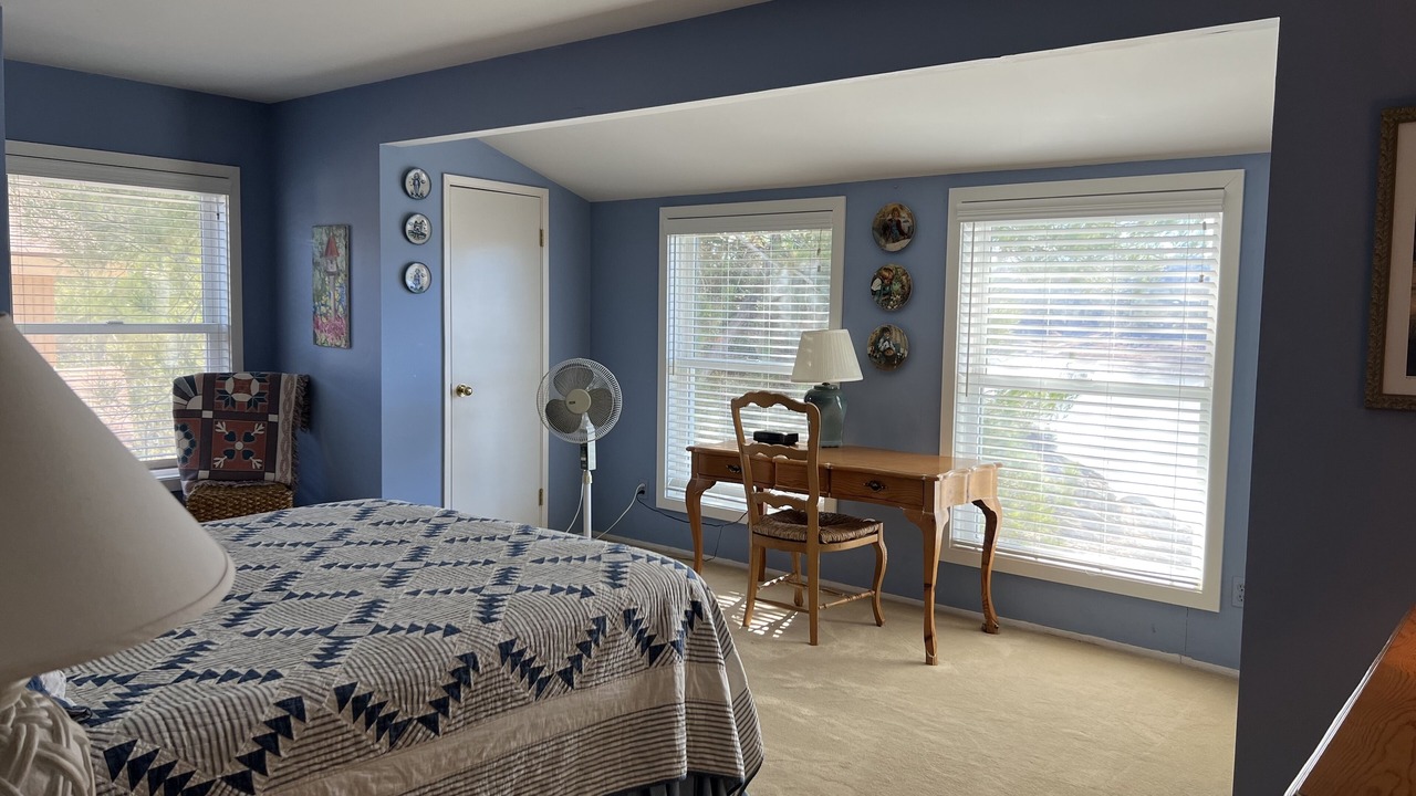 Photo of Bedroom in Oak Shores