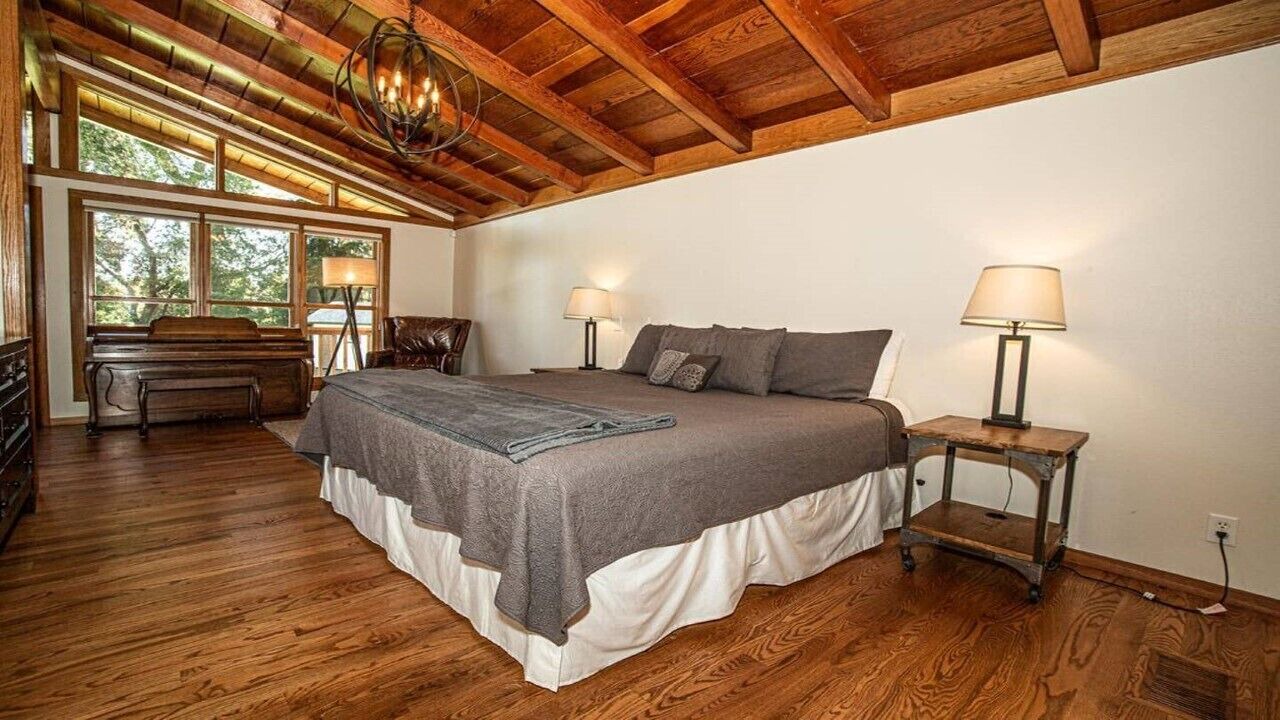 Photo of Bedroom in Cascade