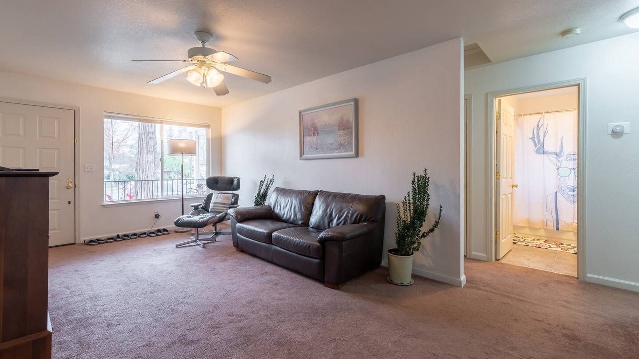 Photo of Livingroom in Roseville