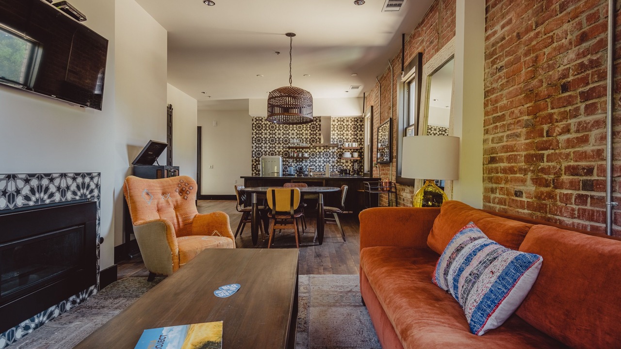 Photo of Livingroom in Downtown