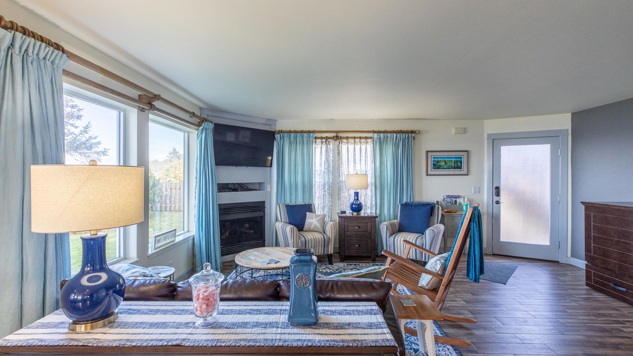 Photo of Livingroom in Coos Bay